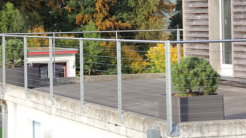 Haus-und-Garten-Spannseilzaun.jpg