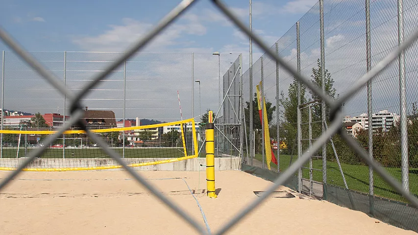 Sport-und-Freizeit-Diagonalgeflechtzaun-Ballfang-Beach-Feld.jpg